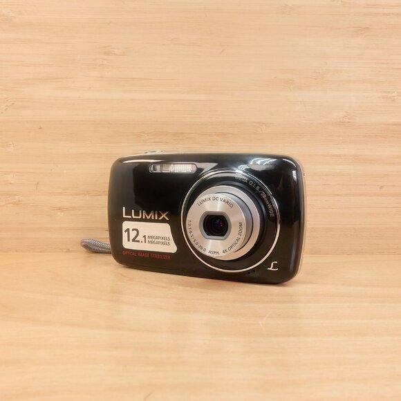 Panasonic Lumix DMC-S1 / 12.1MP Compact Digital Camera / Black - Picture 1 of 7